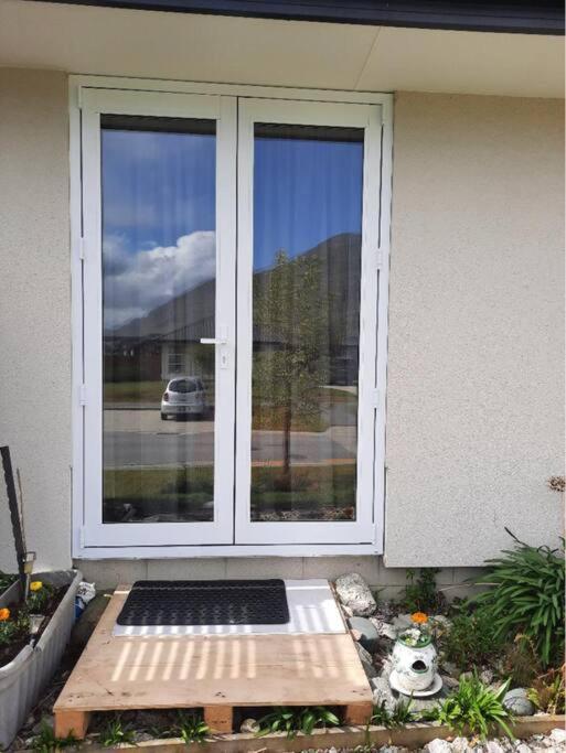 Banbury Deluxe With Spa Bath! Private Courtyard! クイーンズタウン エクステリア 写真