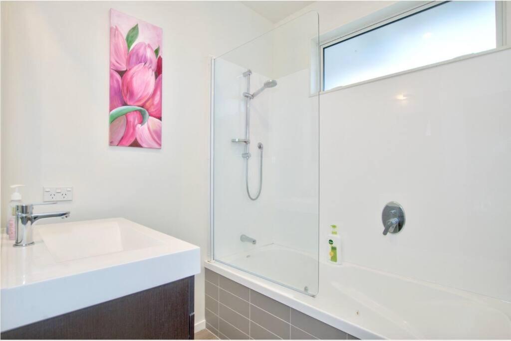 Banbury Deluxe With Spa Bath! Private Courtyard! クイーンズタウン エクステリア 写真
